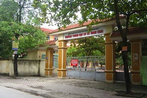 Nam sinh lớp 8 bị đâm gục tại lớp