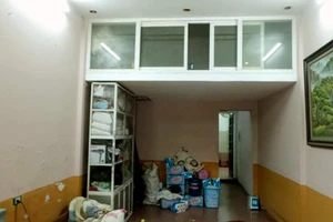 Chủ nhà nghỉ bị khách bóp cổ, trộm tài sản