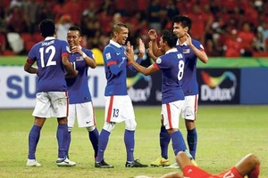 Ghế HLV Bernd Stange… 'lắc' mạnh vì những cựu công thần