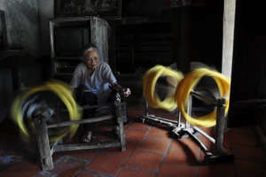 Những sợi tơ vàng óng ánh của Thành Nam