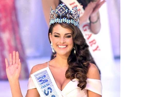 Tân hoa hậu 'khỏe' nhất, Á hậu 1 từng sửa mũi