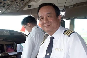 Đại tá Nguyễn Thành Trung: 'Phi công không thể bấm nhầm nút khẩn cấp'