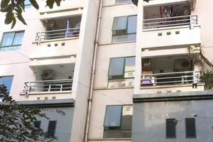 Thiếu nữ rơi từ tầng 15 chung cư