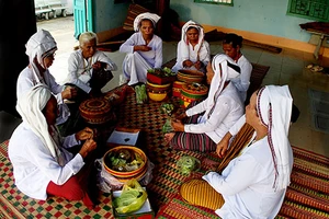 Chùm ảnh: Triển lãm ảnh về đời sống và văn hóa Chăm