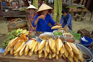 Những tiệm bánh mỳ Việt được báo nước ngoài ca ngợi