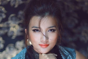 Kim Tuyến cuốn hút khi làm mẫu ảnh