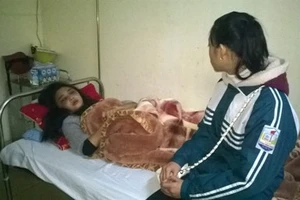 Triệu tập 4 đối tượng áp tải nữ sinh vào nhà nghỉ để hành hung