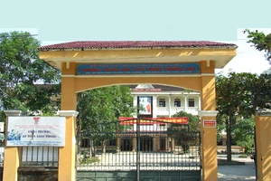 Say rượu, đột nhập trường học, chém thầy giáo thương tích