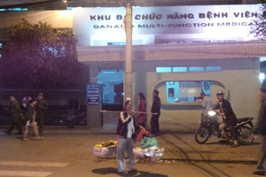 Xe y tế đã di chuyển đến sân bay đón ông Thanh