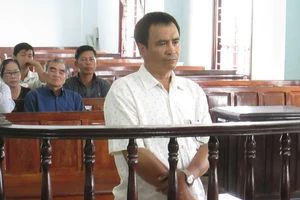 Nguyên giám đốc 'giúp' người dân nhận tiền bị phạt bảy năm tù