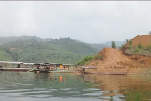 Chìm thuyền ở Sơn La, 4 người mất tích