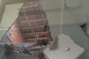 Trụ sở ủy ban sập, cán bộ phải di dời khẩn cấp