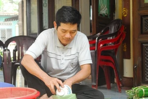 28 Tết người Huế làm bánh tét, bánh chưng 