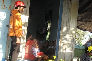 Tắm dưới hồ nước trong nghĩa địa, ba học sinh tử vong 