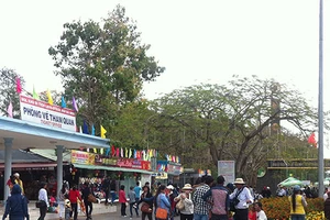 Du khách đến Khu du lịch Núi Bà Đen dịp Tết Ất Mùi 2015 tăng cao