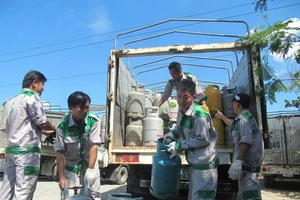 Gas tăng giá thêm 5.000 đồng/bình 12 kg