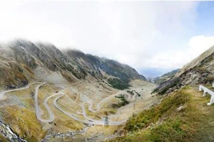 Rợn người trước những cung đường nguy hiểm nhất thế giới