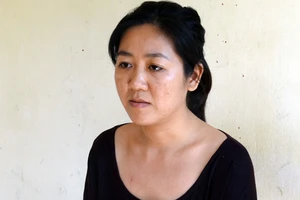 Nữ phụ việc trộm 140 triệu đồng trong cốp xe ông chủ