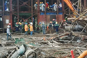 Vũng Áng: Công nhân bị buộc quay lại làm việc khi giàn giáo đã rung lắc? 