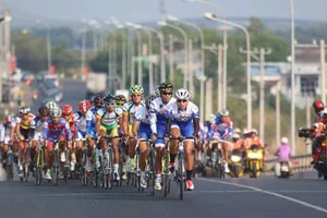 Chuẩn bị khai mạc đua xe đạp xuyên Việt mừng giải phóng miền Nam