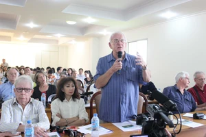 50 phóng viên quốc tế giao lưu với giảng viên, SV ĐHQG