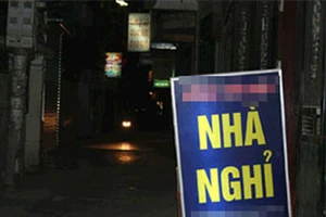 Hẹn vào nhà nghỉ quan hệ đồng tính rồi trộm tài sản