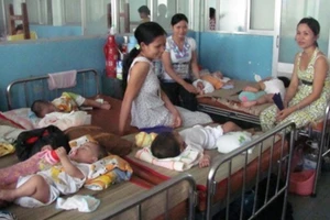 Nắng nóng, nhiều trẻ bị viêm não nặng hôn mê