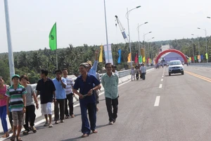 Những bước chân nụ cười thỏa ước mơ nối đôi bờ Cổ Chiên