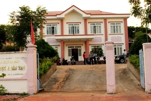 Vụ bắt Trưởng Phòng GD-ĐT thị xã Gia Nghĩa: Làm lộ đề thi tuyển dụng giáo viên