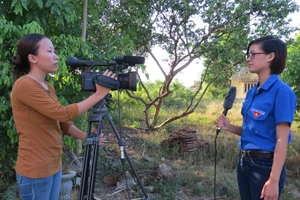 Buồn, vui đài huyện