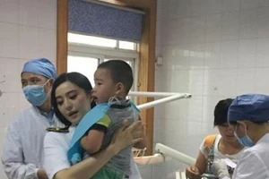 Cứu trẻ gặp tai nạn, Phạm Băng Băng bị nghi ngờ “đánh bóng” tên tuổi