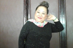 Các sao và hoa hậu đổ vào live show của NSND Ngọc Giàu