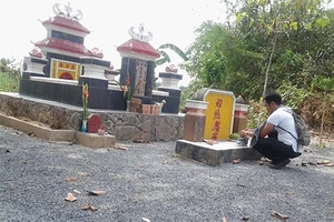 Lạ kỳ ngôi miếu dân lập thờ 'bà bóng' cô Hiên