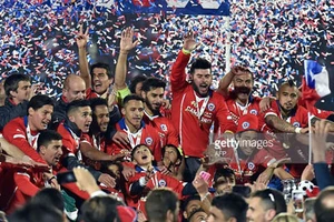 Chile 0 – 0 Argentina (pen 4-1): Chile đi vào lịch sử