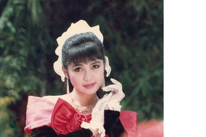 Nhan sắc yêu kiều của Việt Trinh thuở đôi mươi