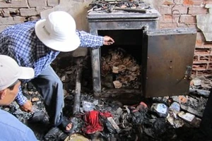 Nhặt được két sắt cùng 6 sổ tiết kiệm 300 triệu đồng 