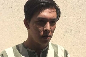 Bắt nghi can trộm xe ô tô