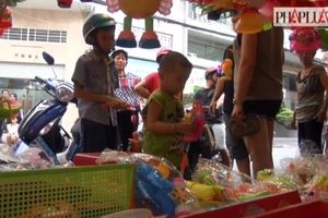 Clip lồng đèn Trung Quốc chiếm lĩnh thị trường