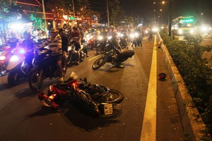 Cướp xong tông xe phải nhập viện