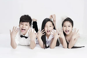 'Ông hoàng chiêu trò' Dương Khắc Linh làm album cho học trò