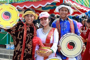 Tắm tượng thần tại lễ hội Katê 2015