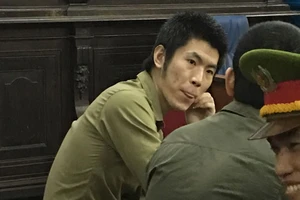 Trục xuất tổng giám đốc người Trung Quốc vận chuyển trái phép 18 tỉ đồng