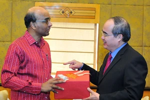 'Mong muốn Singapore chia sẻ kinh nghiệm giám sát'