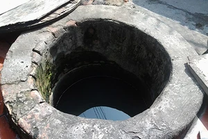 Hai giếng cổ 'vuông - tròn' không bao giờ cạn ở giữa lòng thành phố