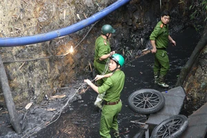 Công tác tìm kiếm nạn nhân trong vụ sập hầm gặp nhiều khó khăn