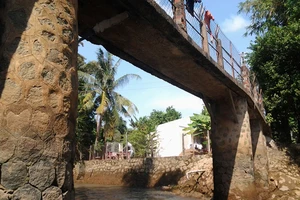 Huyền thoại cầu Thủ Huồng