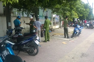 Phát hiện xác người đàn ông trước cổng bệnh viện