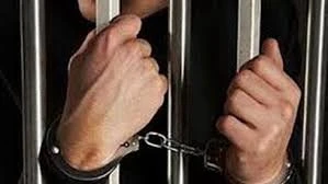 Đề nghị khen thưởng phạm nhân cùng quản giáo nhảy xuống nước bắt trộm