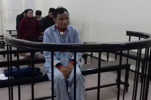 U70 'nổ' là sĩ quan quân đội để lừa chạy việc