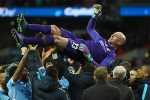 Người hùng Caballero đưa Man. City lên ngôi League Cup